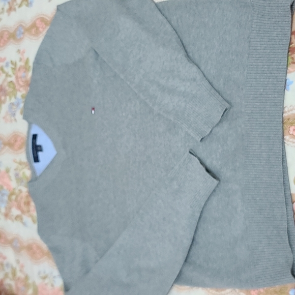 Tommy Hilfiger Grey sweater - Picture 1 of 7